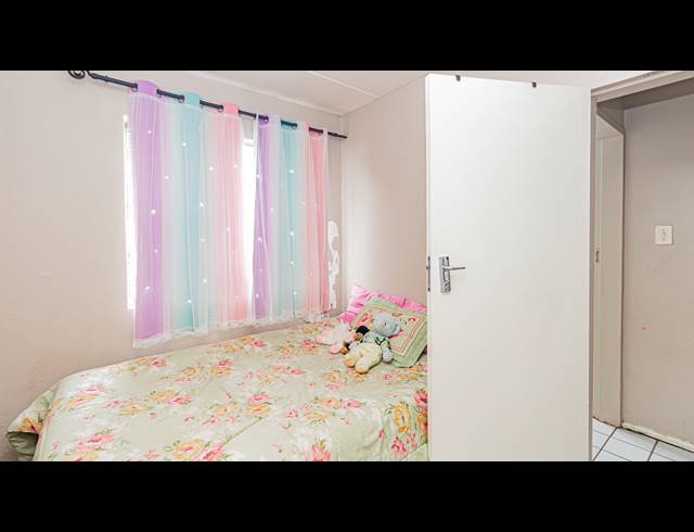 2 BEDROOM APARTMENT TO LET IN WELTEVREDEN PARK